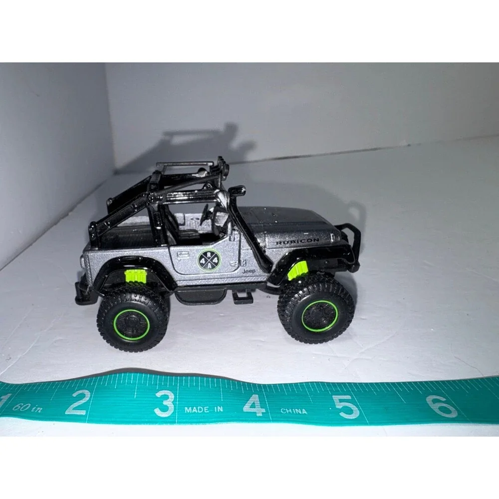 2003 JEEP WRANGLER RUBICON 4x4 SUV LIFTED SILVER DIECAST MODEL BY MAISTO B5